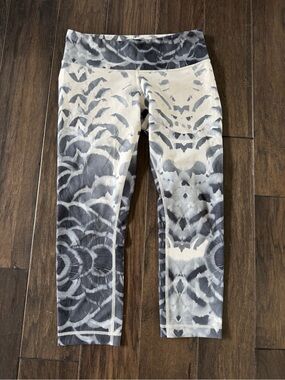 Lululemon Gray Ombre Patterned High-Waist Capri Leggings